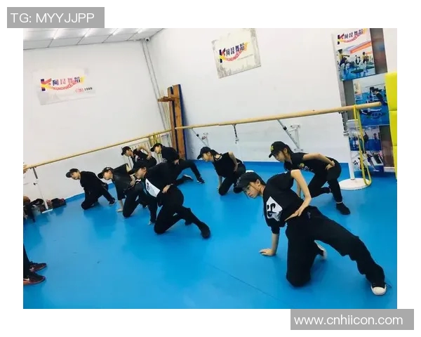 南京街舞队奋斗历程纪实展现运动与青春的激情与坚持